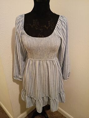 Source Unknown Blue and White Striped Long Sleeve Dress